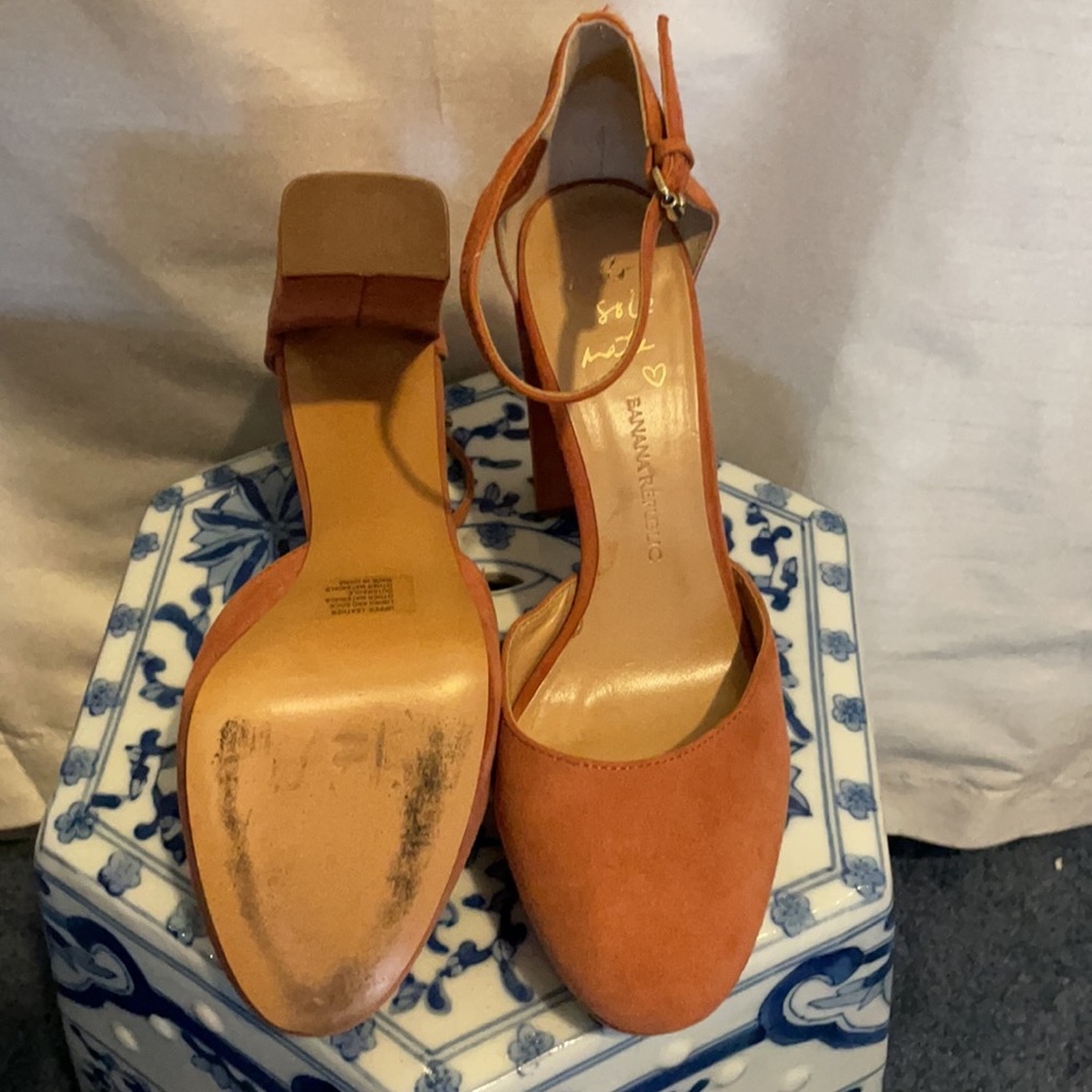 Banana Republic suede block heels, used 2x, Excellent used condition🤩😍❣️👡💃🏻 - Picture 3 of 10